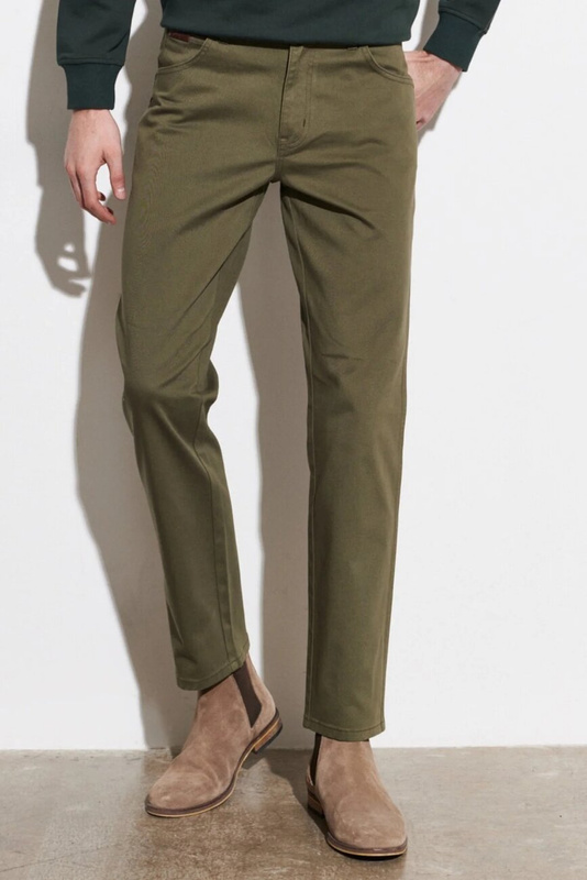 WRANGLER TEXAS MĘSKIE SPODNIE MATERIAŁOWE MILITARE GREEN W12193G40 112319292