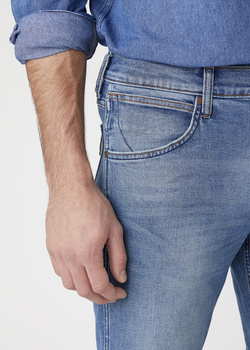 MĘSKIE SPODNIE JEANSOWE WRANGLER GREENSBORO BLUE FEVER W15QQ892R 112127033