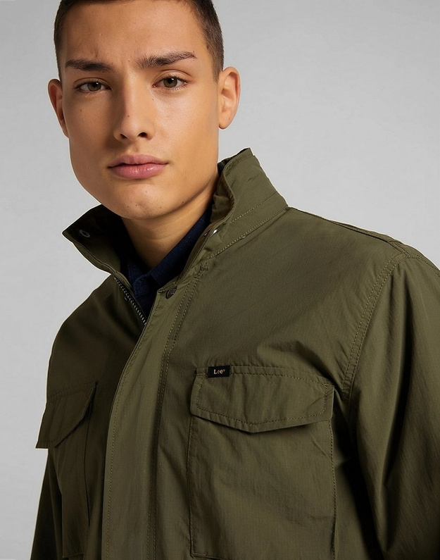 MĘSKA KURTKA PRZEJŚCIOWA LEE FIELD JACKET OLIVE GREEN L88RKDNX 112123778