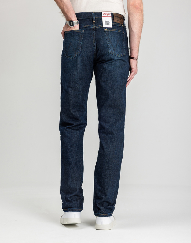 Męskie Spodnie Jeansowe Wrangler Relaxed Fit Blackened Indigo 112352957