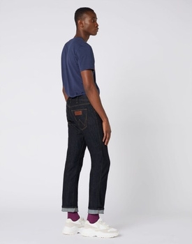 WRANGLER GREENSBORO MĘSKIE SPODNIE JEANSOWE DARK RINSE W15QP690A 112127020