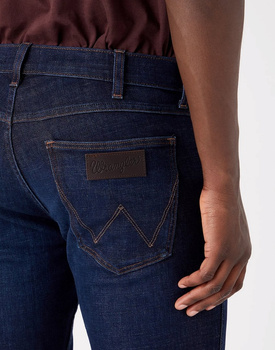 WRANGLER GREENSBORO MĘSKIE SPODNIE JEANSOWE JEANSY ELITE W15Q7422F 112320127