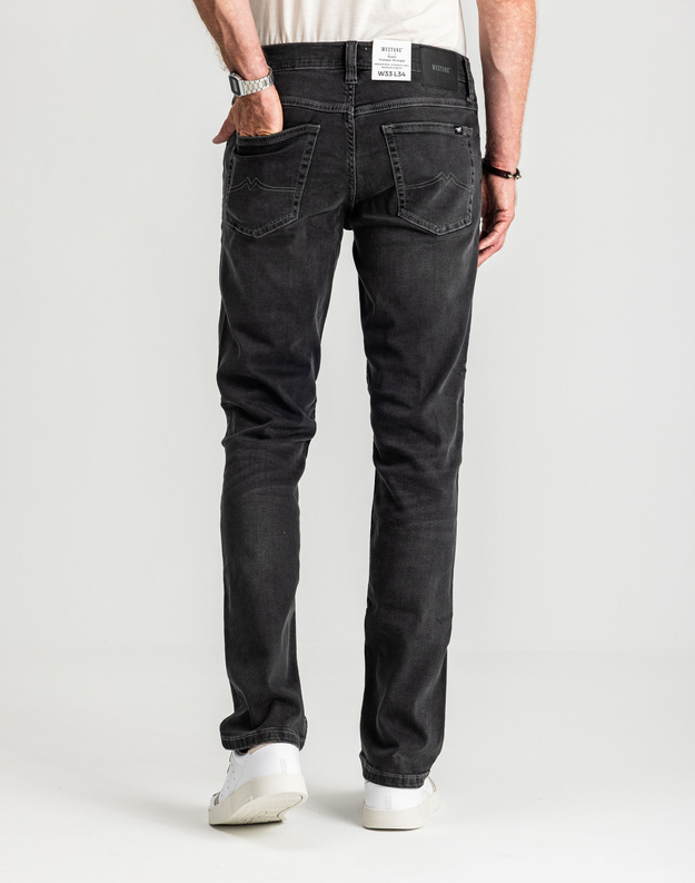 Męskie Spodnie Jeansowe MUSTANG Tramper Straight Denim Black 1016083 4000 803