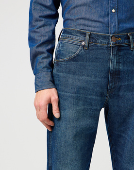 WRANGLER MĘSKIE SPODNIE JEANSOWE WRANGLER FRONTIER MEADOW HAZE 112362559