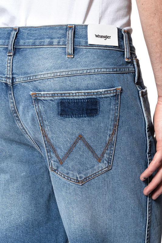 KRÓTKIE SPODENKI WRANGLER DENIM SHORT BLUE LAND W14CGW15W 112126590