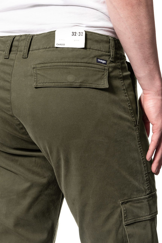 WRANGLER SPODNIE MĘSKIE CARGO IVY GREEN W15EA4XIX 112126802