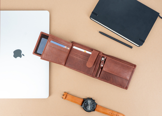 ZESTAW PREZENTOWY MUSTANG - SKÓRZANY PORTFEL I PASEK MĘSKI BROWN