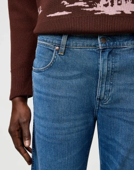 MESKIE SPODNIE WRANGLER LOOSE BOOT SKY BREEZE 112371340