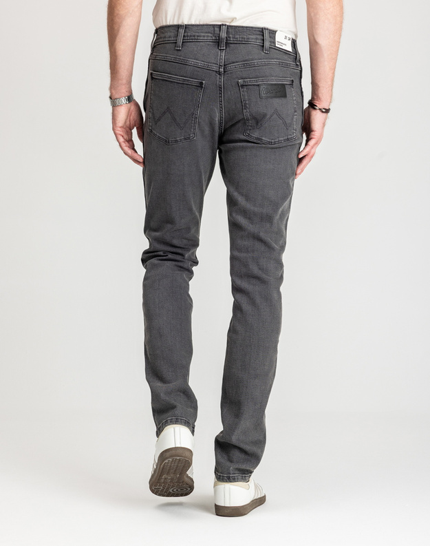 WRANGLER MĘSKIE SPODNIE JEANSOWE LARSTON BLACKOUT W18S29Z79 112330748