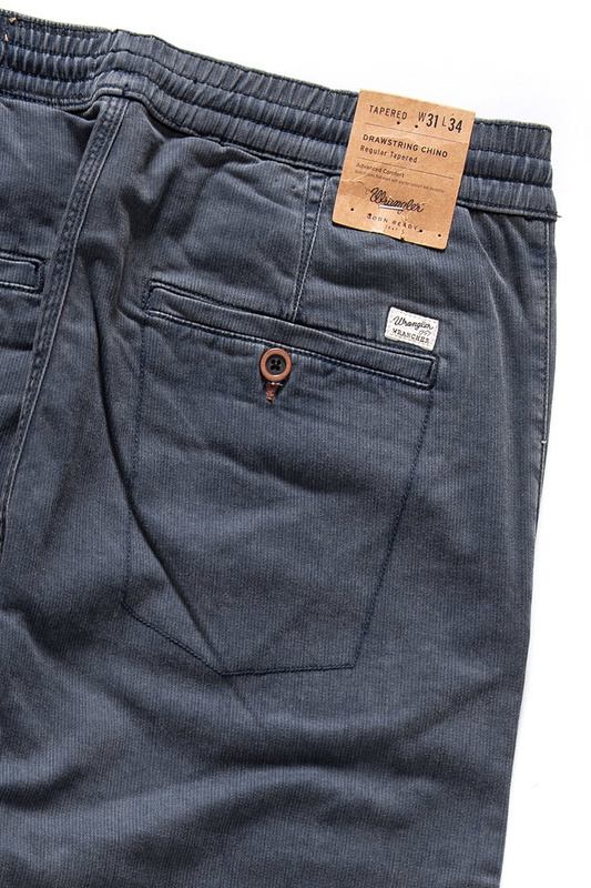 WRANGLER SPODNIE MĘSKIE DRAWSTRING CHINO NAVY WASHED W16DBB49I