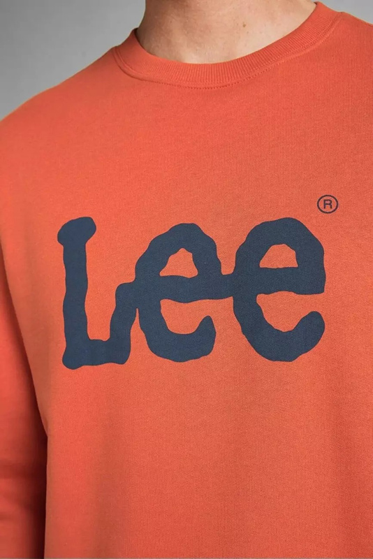 LEE BASIC CREW LOGO SWS MĘSKA BLUZA BEZ KAPTURA LOGO BURNT OCHRE L80XTJBH 112140879