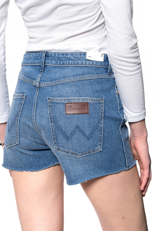 DAMSKIE SHORTY JEANSOWE WRANGLER BOYFRIEND SHORT WORN BLUE W22KKN079 112127818