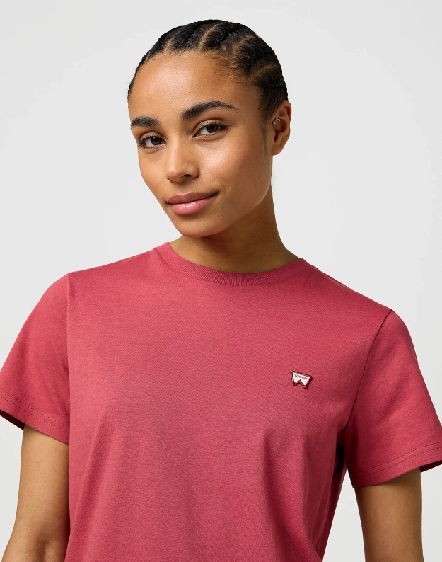 DAMSKA KOSZULKA WRANGLER SIGN OFF TEE EARTH RED 112370739