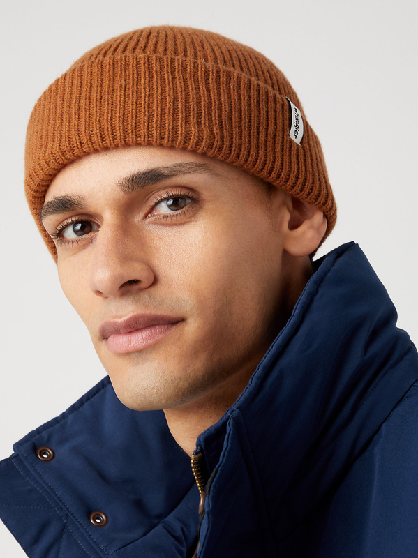 WRANGLER MĘSKA CZAPKA ZIMOWA WRANGLER SIGN OFF BEANIE LEATHER BROWN 112344025