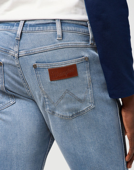 MESKIE SPODNIE WRANGLER GREENSBORO GREY LIGHT 112370850