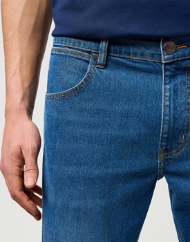 MESKIE SPODNIE  WRANGLER GREENSBORO OAKWOOD BLUE 112371374