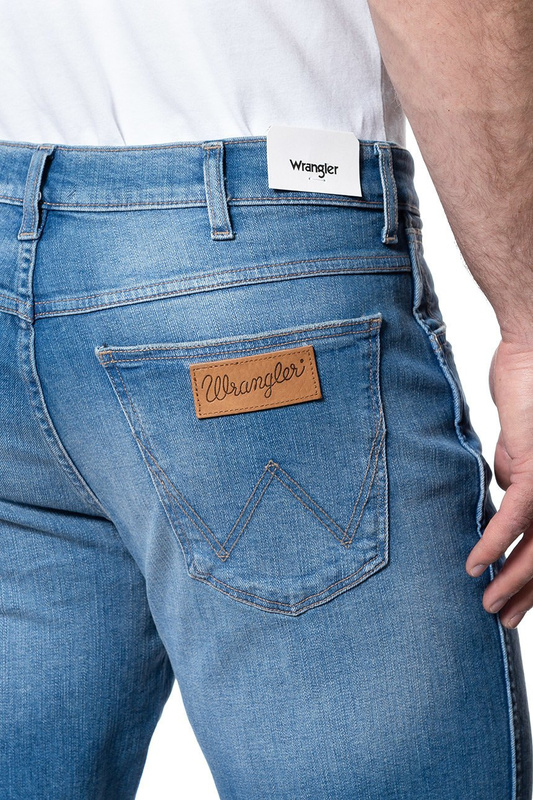 KRÓTKIE SPODENKI WRANGLER DENIM SHORT CHARGED BLUE W14CNW18W 112126612