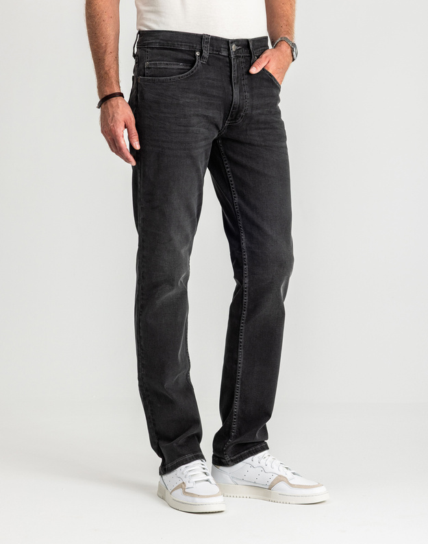 Męskie Spodnie Jeansowe MUSTANG Tramper Straight Denim Black 1016083 4000 803