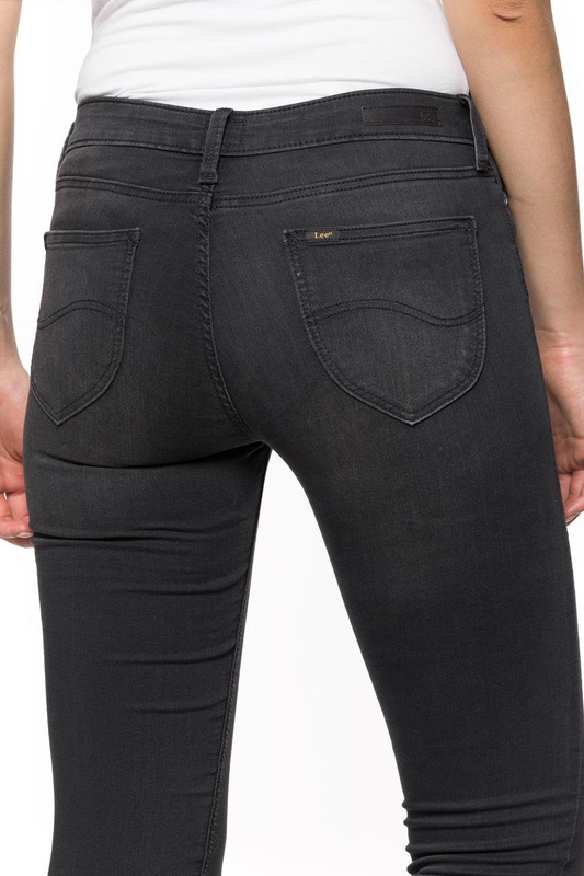 LEE SCARLETT BLACK STEAM L526EESI