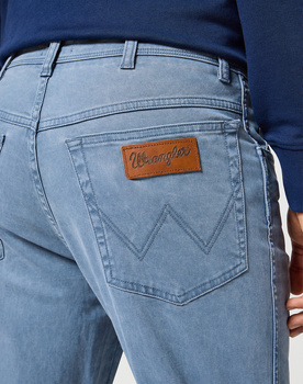 WRANGLER MĘSKIE SPODNIE MATERIAŁOWE TEXAS SLIM GRISAILLE 112356809 W12S017443