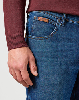 WRANGLER MĘSKIE SPODNIE TEXAS SLIM DARK TRAILS Dark Trails 112358220 W12S008815