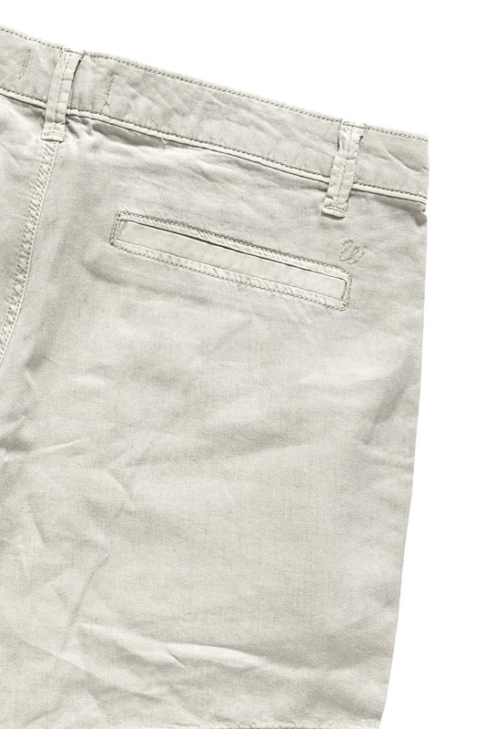 DAMSKIE SPODENKI WRANGLER CHINO SHORT FADED KHAKI W29DPG028