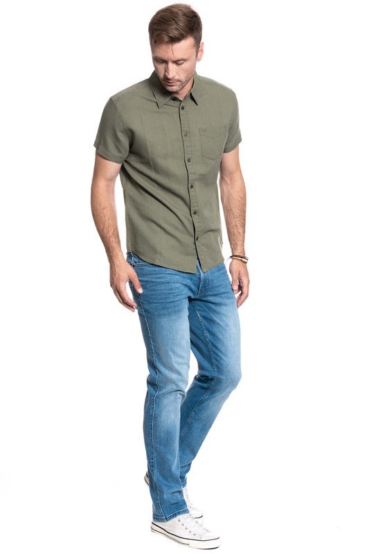 MĘSKA KOSZULA MATERIAŁOWA WRANGLER SS 1 PKT SHIRT DUSTY OLIVE  W5J1LOX45