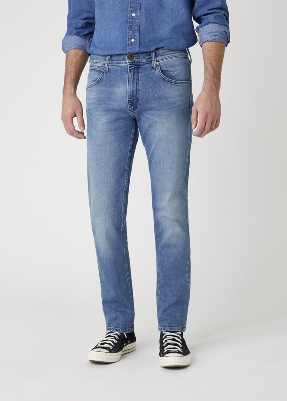 MĘSKIE SPODNIE JEANSOWE WRANGLER GREENSBORO BLUE FEVER W15QQ892R