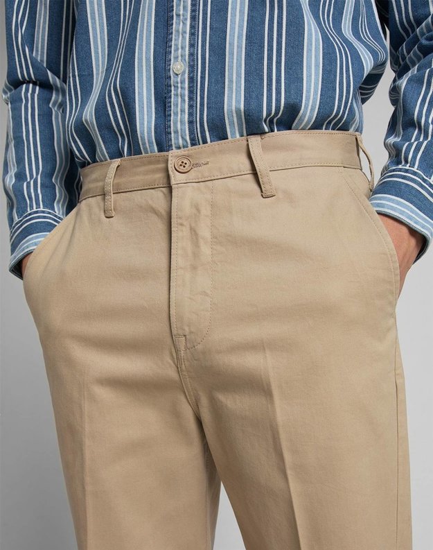 SPODNIE MĘSKIE LEE TAPERED CHINO SERVICE SAND L70RLD10