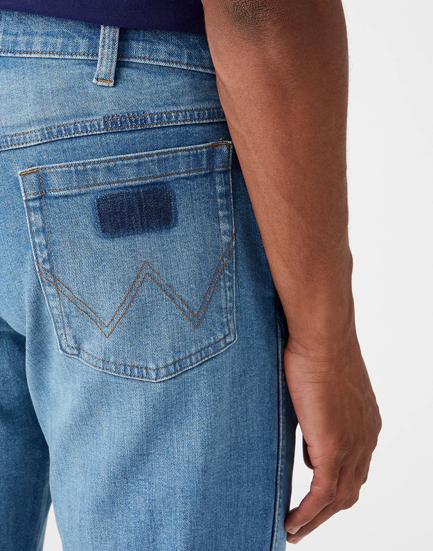 WRANGLER GREENSBORO MĘSKIE SPODNIE JEANSOWE NATURAL INDIGO W15QCU29X