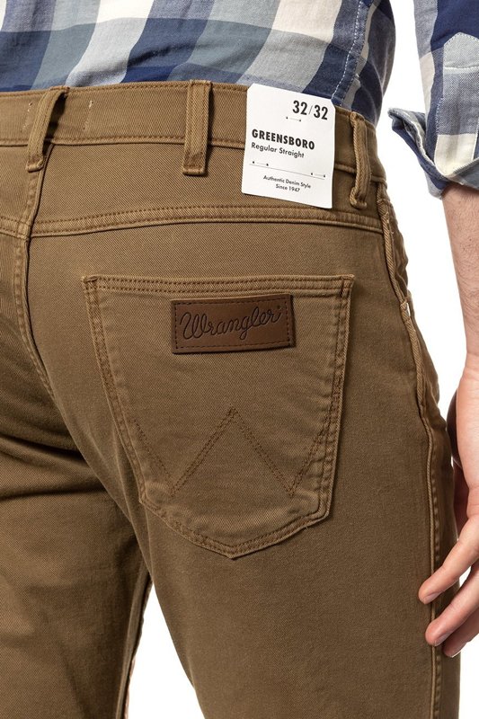 WRANGLER GREENSBORO MĘSKIE SPODNIE MATERIAŁOWE RUSSET BROWN W15QWRXMA