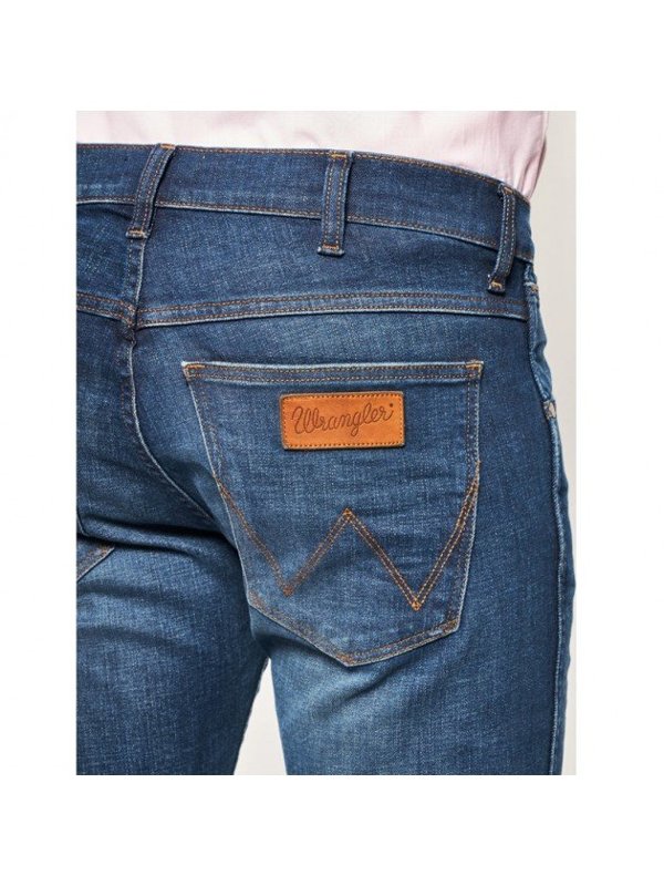 WRANGLER LARSTON MĘSKIE SPODNIE JEANSOWE JEANSY GREEN TORCH W18SQ250A