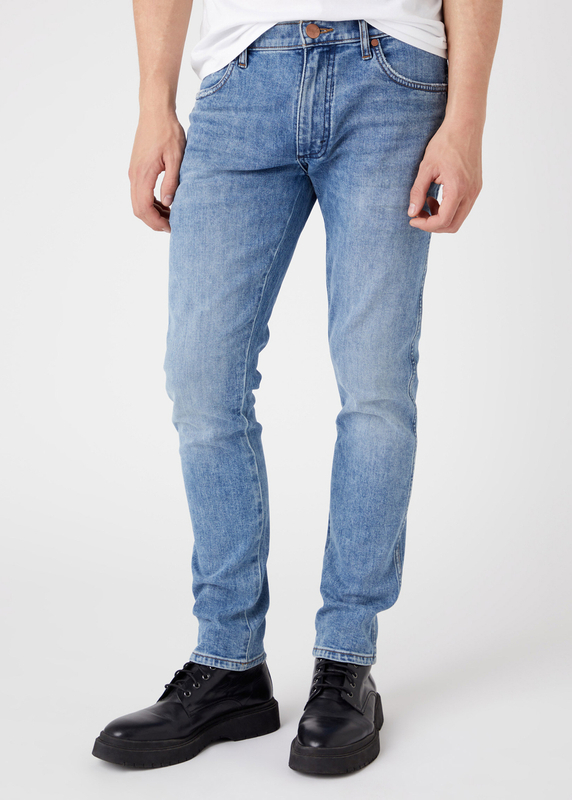 WRANGLER LARSTON MĘSKIE SPODNIE JEANSOWE LIGHT INDIGO W18S59X4E