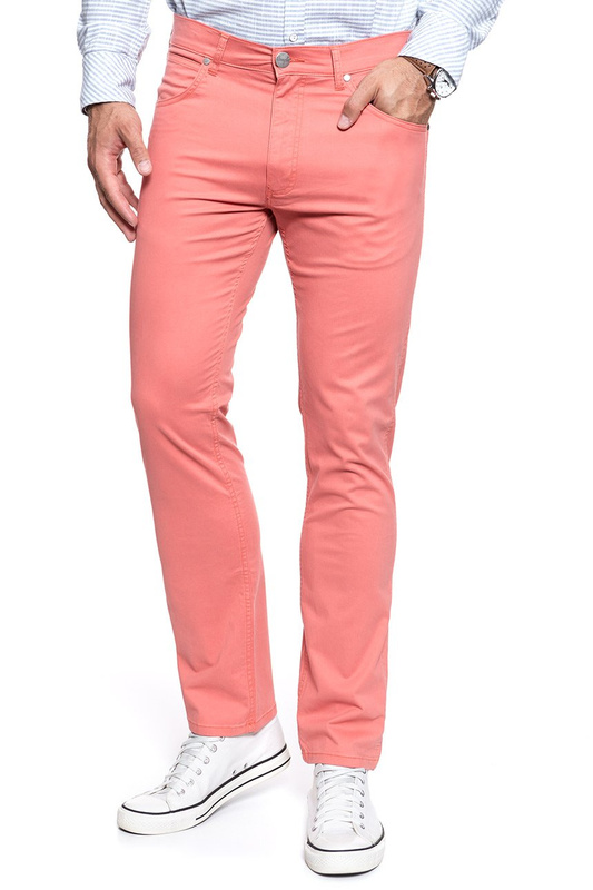 WRANGLER SPODNIE MĘSKIE GREENSBORO CORAL W15QWAR03