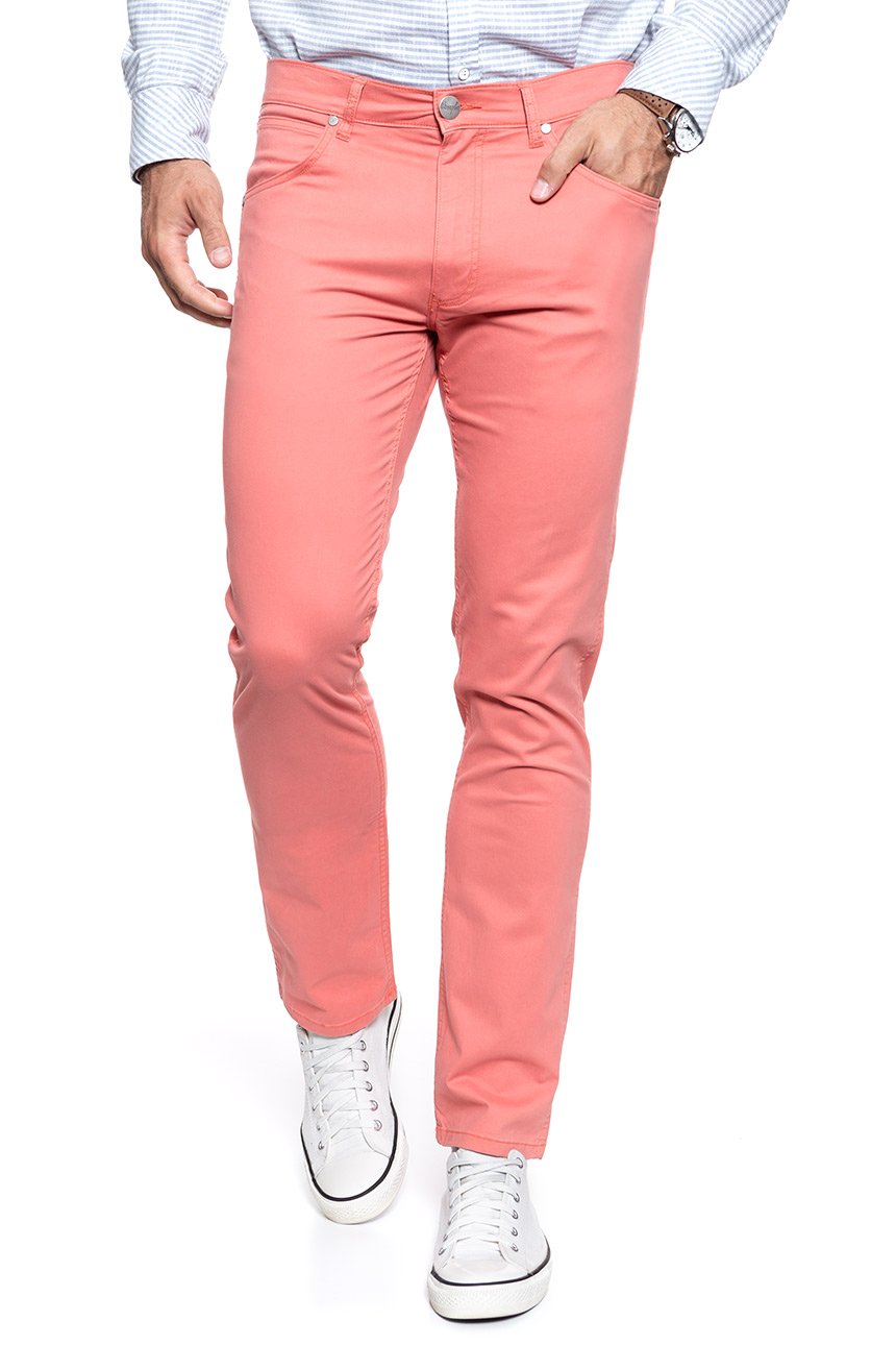 WRANGLER SPODNIE MĘSKIE GREENSBORO CORAL W15QWAR03