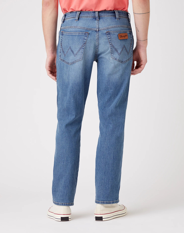 WRANGLER TEXAS MĘSKIE SPODNIE JEANSOWE DUSKY CLOUD W121YJ38R