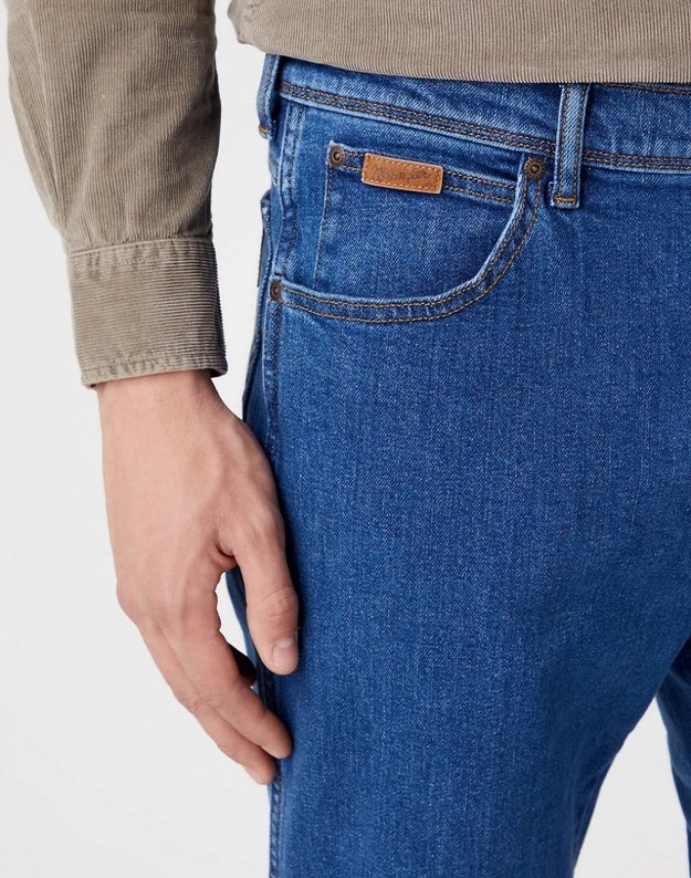 WRANGLER TEXAS TAPER MĘSKIE SPODNIE JEANSOWE REVIVAL W12TJX26Y