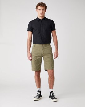 SPODENKI MĘSKIE WRANGLER CASEY CARGO SHORTS LONE TREE GREEN W1C350G38