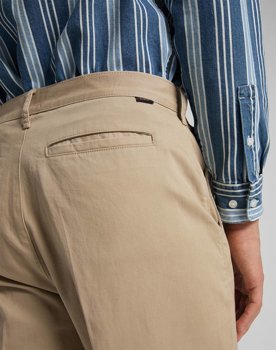 SPODNIE MĘSKIE LEE TAPERED CHINO SERVICE SAND L70RLD10