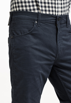 WRANGLER GREENSBORO MĘSKIE SPODNIE MATERIAŁOWE CHINO CHINOSY MARINE NAVY W15QOFB14