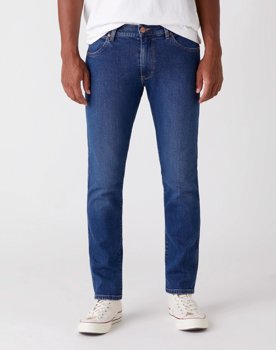 WRANGLER LARSTON MĘSKIE SPODNIE JEANSOWE SOFTMATIC BLUE  W18SC321F