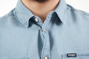 WRANGLER LS DENIM SHIRT MĘSKA KOSZULA JEANSOWA LOGO LIGHT INDIGO W5M7C3X4E