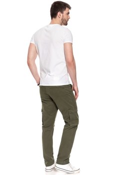 WRANGLER SPODNIE MĘSKIE CARGO IVY GREEN W15EA4XIX