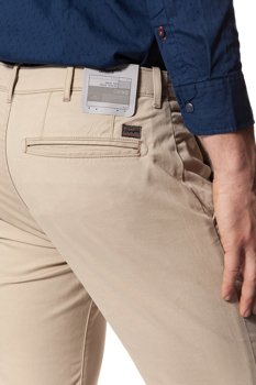 WRANGLER SPODNIE MĘSKIE CHINO CAMEL W14LP856E