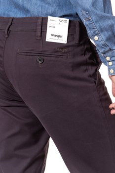 WRANGLER SPODNIE MĘSKIE CHINO DARK AUBERGINE W16LGL137