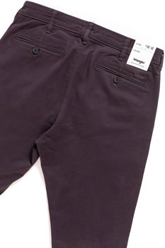 WRANGLER SPODNIE MĘSKIE CHINO DARK AUBERGINE W16LGL137