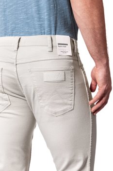 WRANGLER SPODNIE MĘSKIE GREENSBORO EGGSHELL W15QDV14B