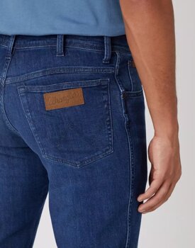 WRANGLER TEXAS SLIM MĘSKIE SPODNIE JEANSOWE JEANSY FREE WAY W12SYJZ99