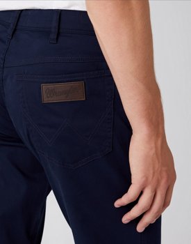 WRANGLER TEXAS SLIM MĘSKIE SPODNIE MATERIAŁOWE NAVY W12SEA114